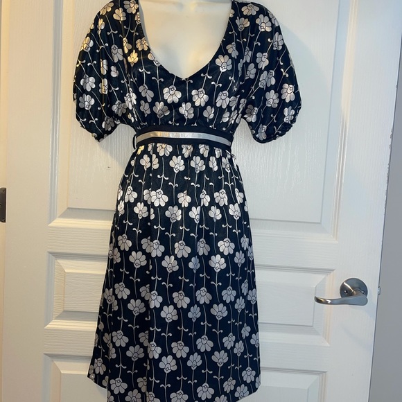 Zara Dresses & Skirts - Zara Basic Floral Dress